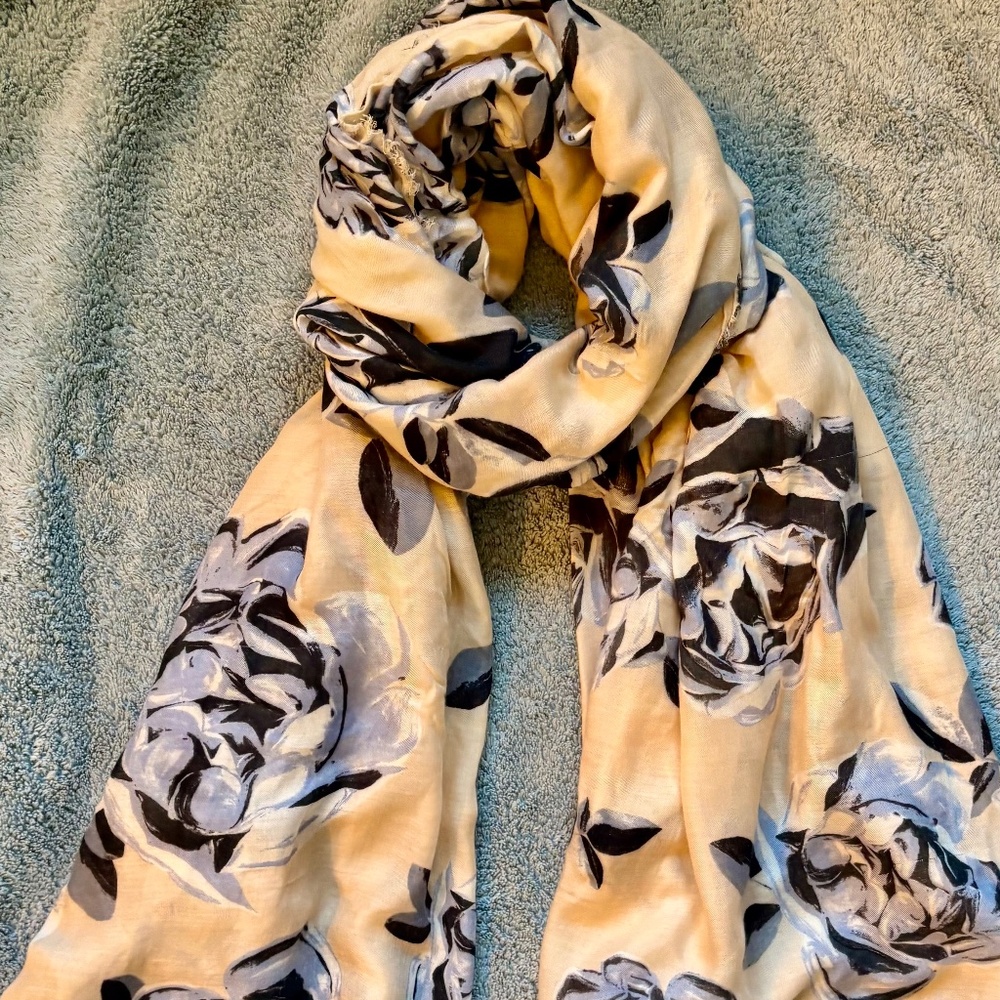 H&M Floral Patterned Scarf